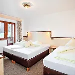 Alpin-6 By Interhome Lejlighed Sölden
